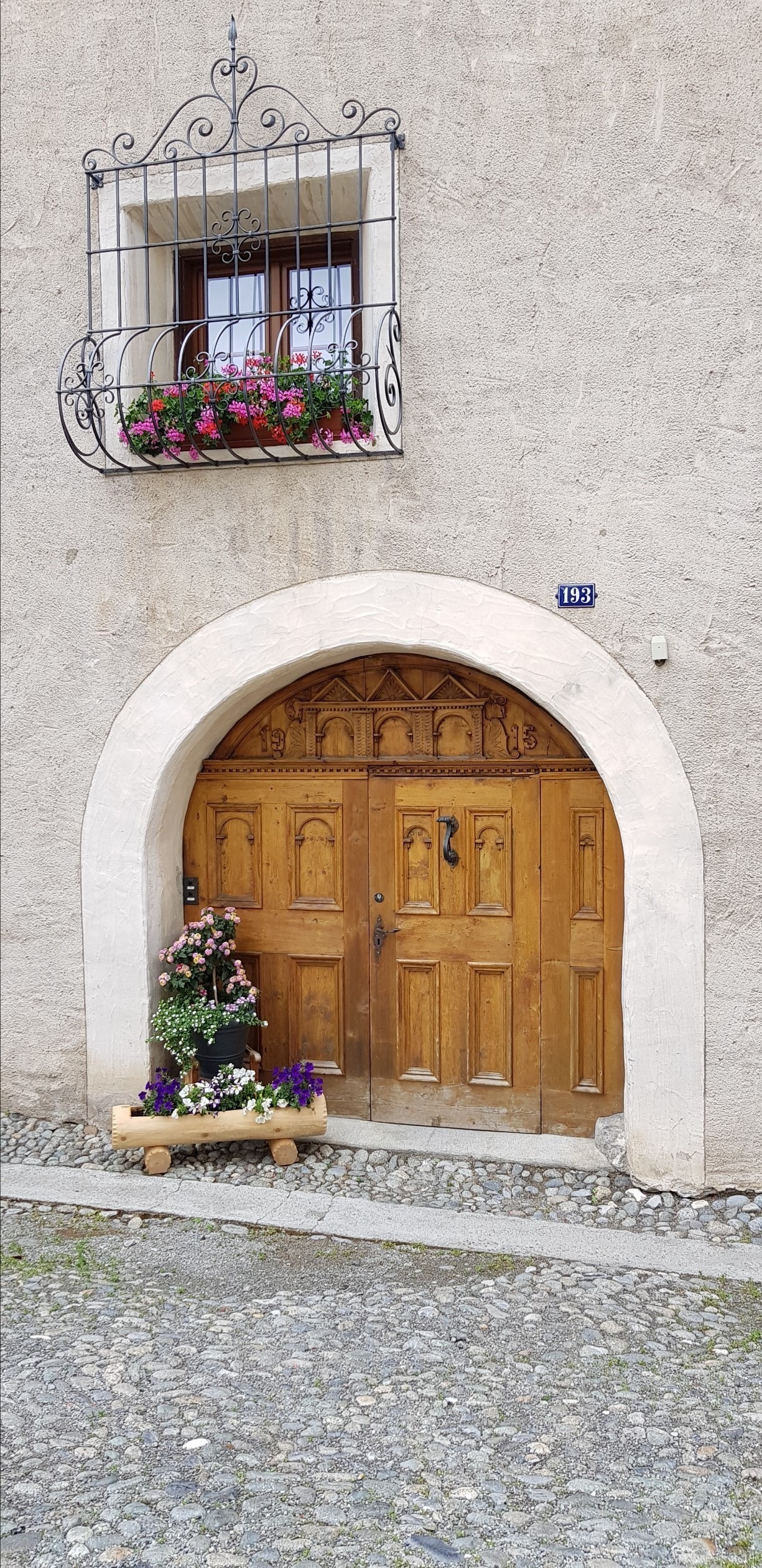 Engadine, Typical House Door
